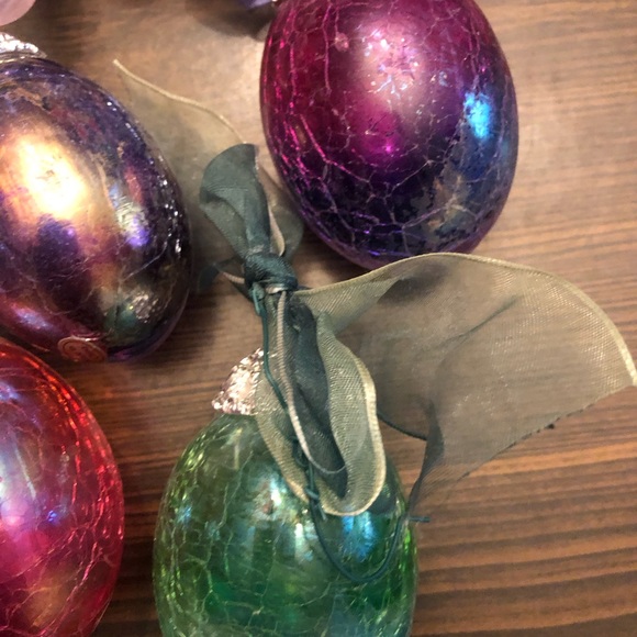 Six Crackle Glass Ornaments. - Picture 2 of 4